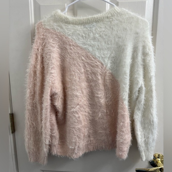 Cozy Two-Tone Sweater - White and Pink - Picture 5 of 5